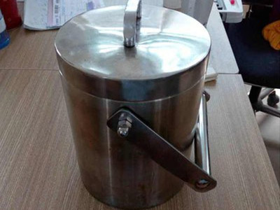 铅桶